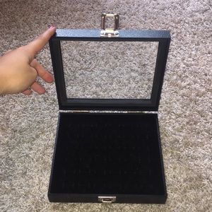 LIKE NEW Ring Box 💍💍🖤!!